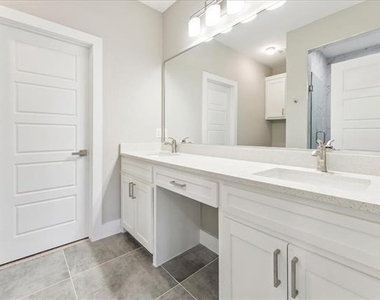 2811 Harston Street - Photo Thumbnail 9
