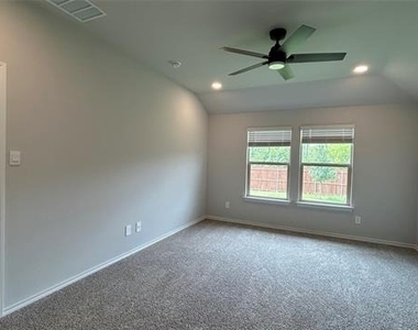 108 Piping Rock Drive - Photo Thumbnail 9