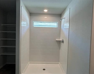 108 Piping Rock Drive - Photo Thumbnail 11
