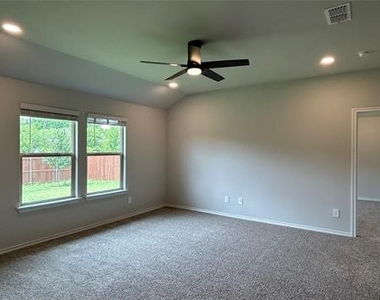 108 Piping Rock Drive - Photo Thumbnail 6