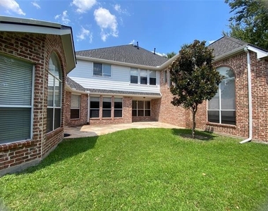 7209 Bettye Haun Drive - Photo Thumbnail 12