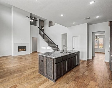 1080 Canuela Way - Photo Thumbnail 3