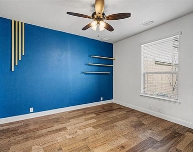 1080 Canuela Way - Photo Thumbnail 16