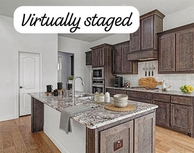 1080 Canuela Way - Photo Thumbnail 10