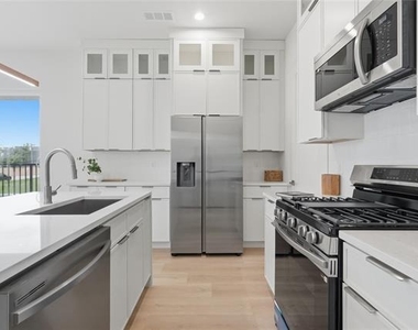 4315 San Jacinto Street - Photo Thumbnail 7