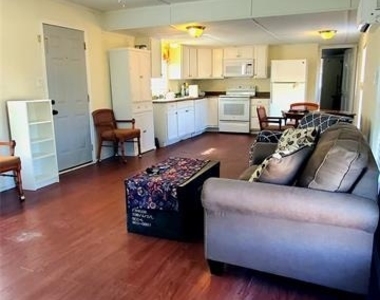 103 Hackberry Lane - Photo Thumbnail 3