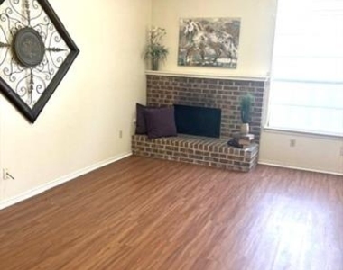 4371 Hulen Circle E - Photo Thumbnail 1