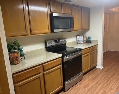 4371 Hulen Circle E - Photo Thumbnail 2