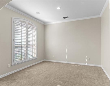 4542 Carraway Drive - Photo Thumbnail 6
