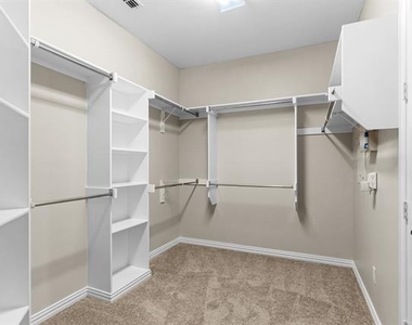 4542 Carraway Drive - Photo Thumbnail 22