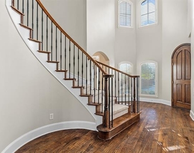 4542 Carraway Drive - Photo Thumbnail 3
