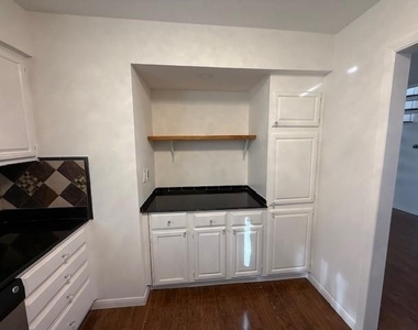 9702 Amberton Parkway - Photo Thumbnail 8