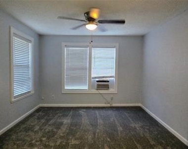 2861 W Devitt Street - Photo Thumbnail 4