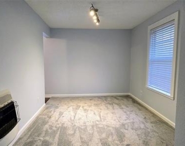 2861 W Devitt Street - Photo Thumbnail 5