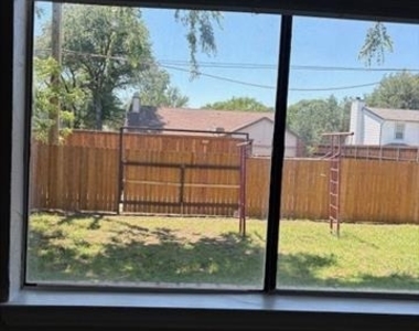 558 Ridgemont - Photo Thumbnail 13