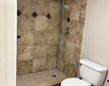558 Ridgemont - Photo Thumbnail 9