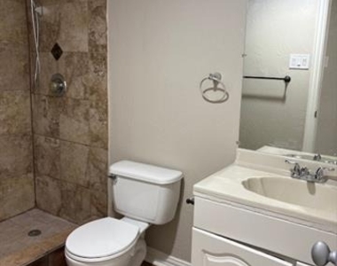558 Ridgemont - Photo Thumbnail 8