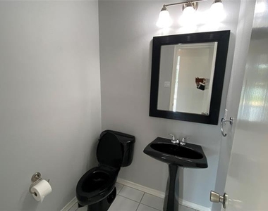 5120 Plantation Lane - Photo Thumbnail 20