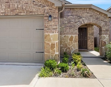 865 Table Rock Street - Photo Thumbnail 3