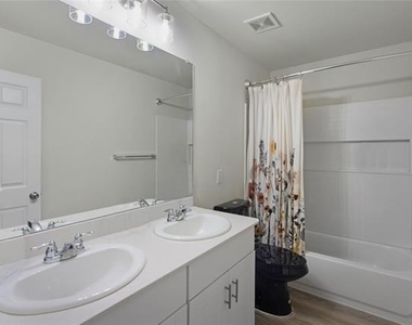 865 Table Rock Street - Photo Thumbnail 12