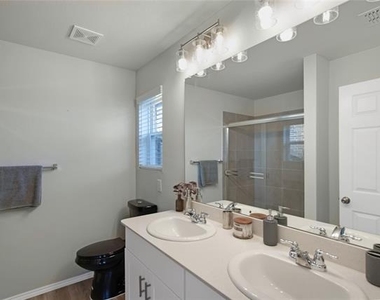 865 Table Rock Street - Photo Thumbnail 20