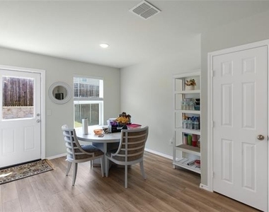 865 Table Rock Street - Photo Thumbnail 15
