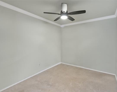865 Table Rock Street - Photo Thumbnail 6