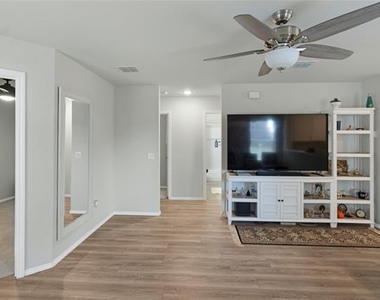 865 Table Rock Street - Photo Thumbnail 8