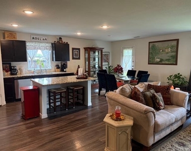 100 W North Creek Drive - Photo Thumbnail 3