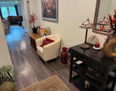 100 W North Creek Drive - Photo Thumbnail 1
