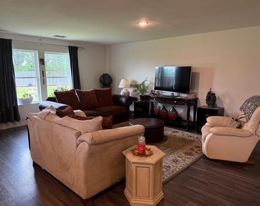 100 W North Creek Drive - Photo Thumbnail 5