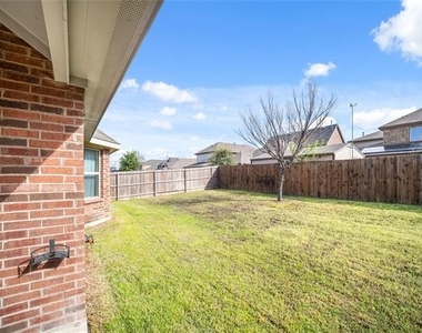 2306 Lucerne Drive - Photo Thumbnail 9