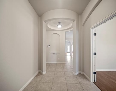 2306 Lucerne Drive - Photo Thumbnail 8