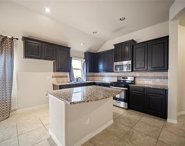 2306 Lucerne Drive - Photo Thumbnail 13