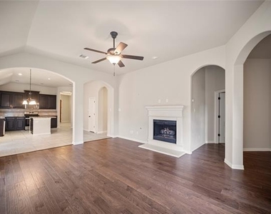 2306 Lucerne Drive - Photo Thumbnail 3
