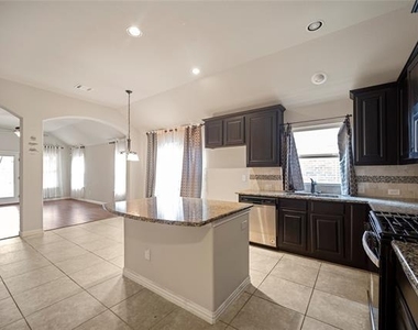 2306 Lucerne Drive - Photo Thumbnail 7