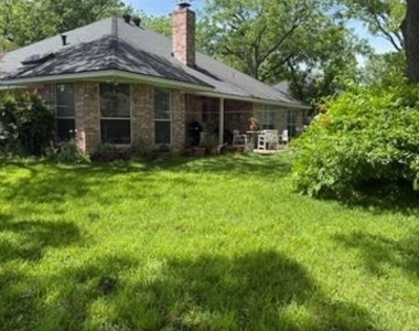 9009 Pleasant Hill Drive - Photo Thumbnail 5