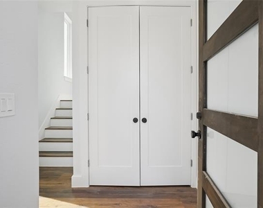 341 Bryan Street - Photo Thumbnail 2