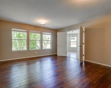 7721 Willow Ridge Drive - Photo Thumbnail 17