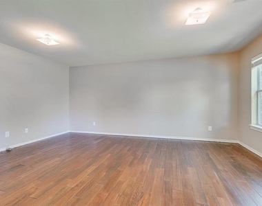 7721 Willow Ridge Drive - Photo Thumbnail 16