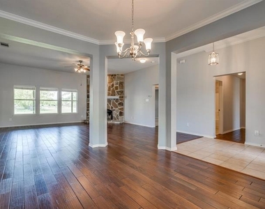 7721 Willow Ridge Drive - Photo Thumbnail 5