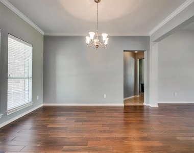 7721 Willow Ridge Drive - Photo Thumbnail 4