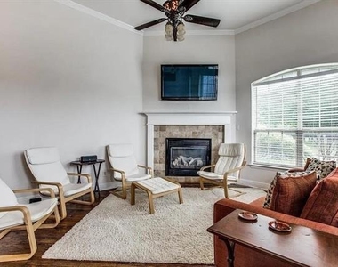 2203 Kirby Street - Photo Thumbnail 1