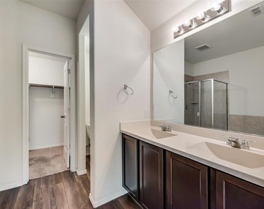 1540 Acmite Avenue - Photo Thumbnail 10