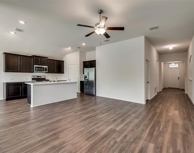 1540 Acmite Avenue - Photo Thumbnail 4