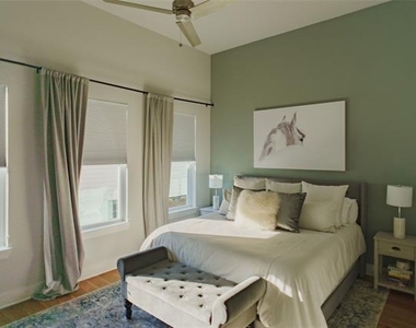 381 E Greenbriar Lane - Photo Thumbnail 10