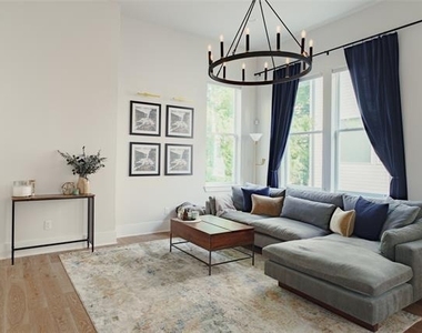 381 E Greenbriar Lane - Photo Thumbnail 2