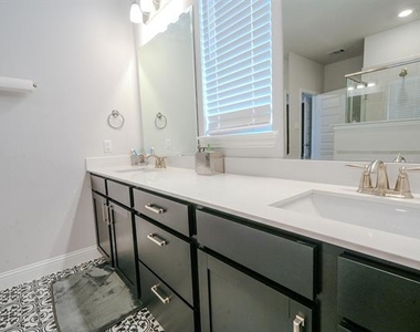 2130 Argolis Drive - Photo Thumbnail 6