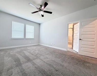 2130 Argolis Drive - Photo Thumbnail 13