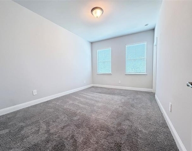 2130 Argolis Drive - Photo Thumbnail 18